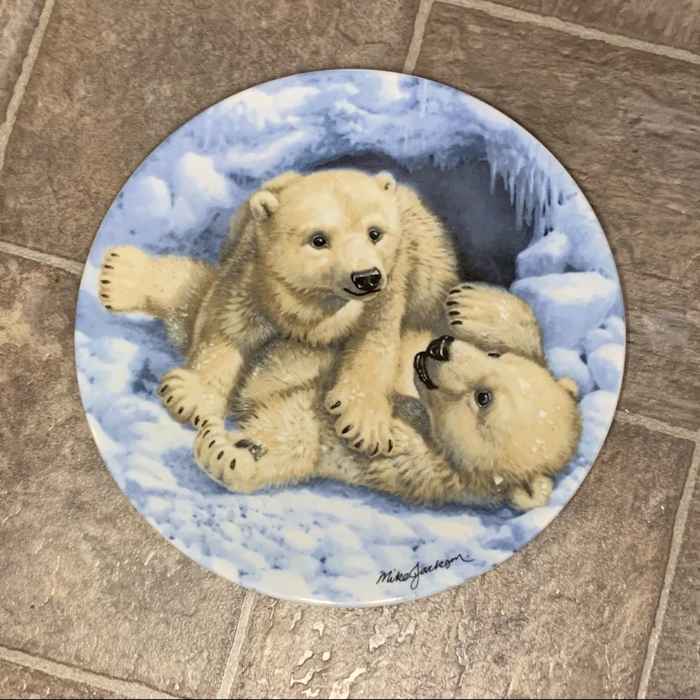 Vintage “Polar Bear Cubs” Bradex / The Collectors Treasury Decorative Plate 1990